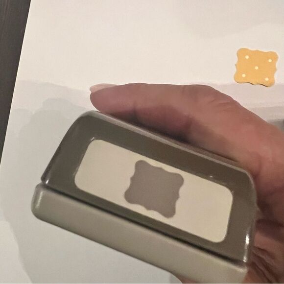 Stampin’Up Small Hand Punch Bundle of 2 Tag and Frame - Picture 4 of 6